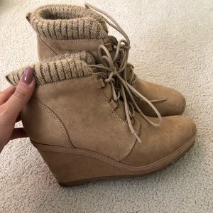 BKE shade sweater bootie